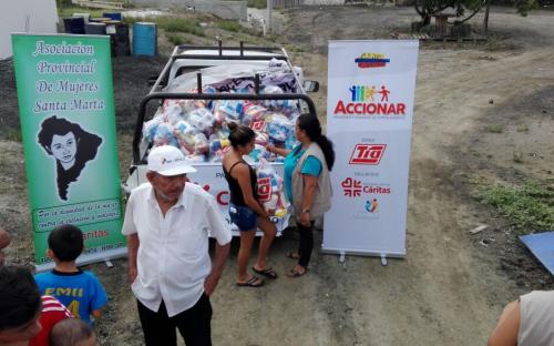 870 kits de ayuda por las inundaciones en Manabí